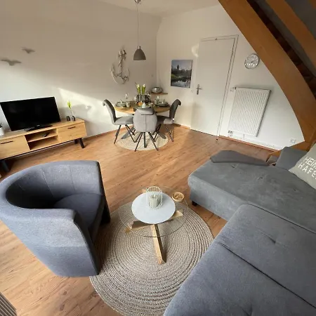 Kampweg 26 *